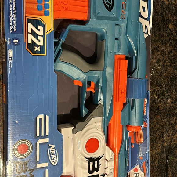Nerf Elite 2.0 Motoblitz Blaster with Scope Motorized 10-Dart Blasting Airblitz - Picture 5 of 5